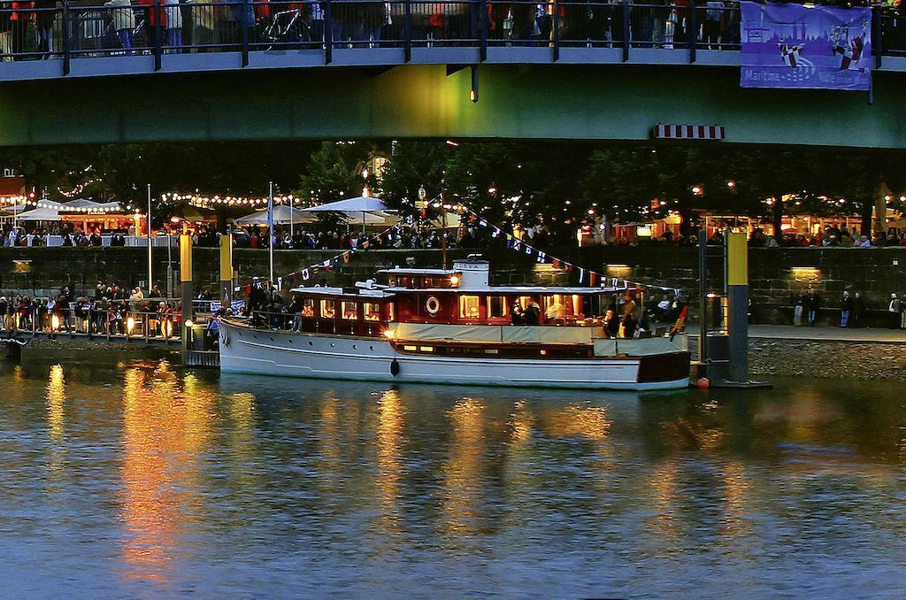 Hotelschiff Nedeva Bremen Buitenkant foto